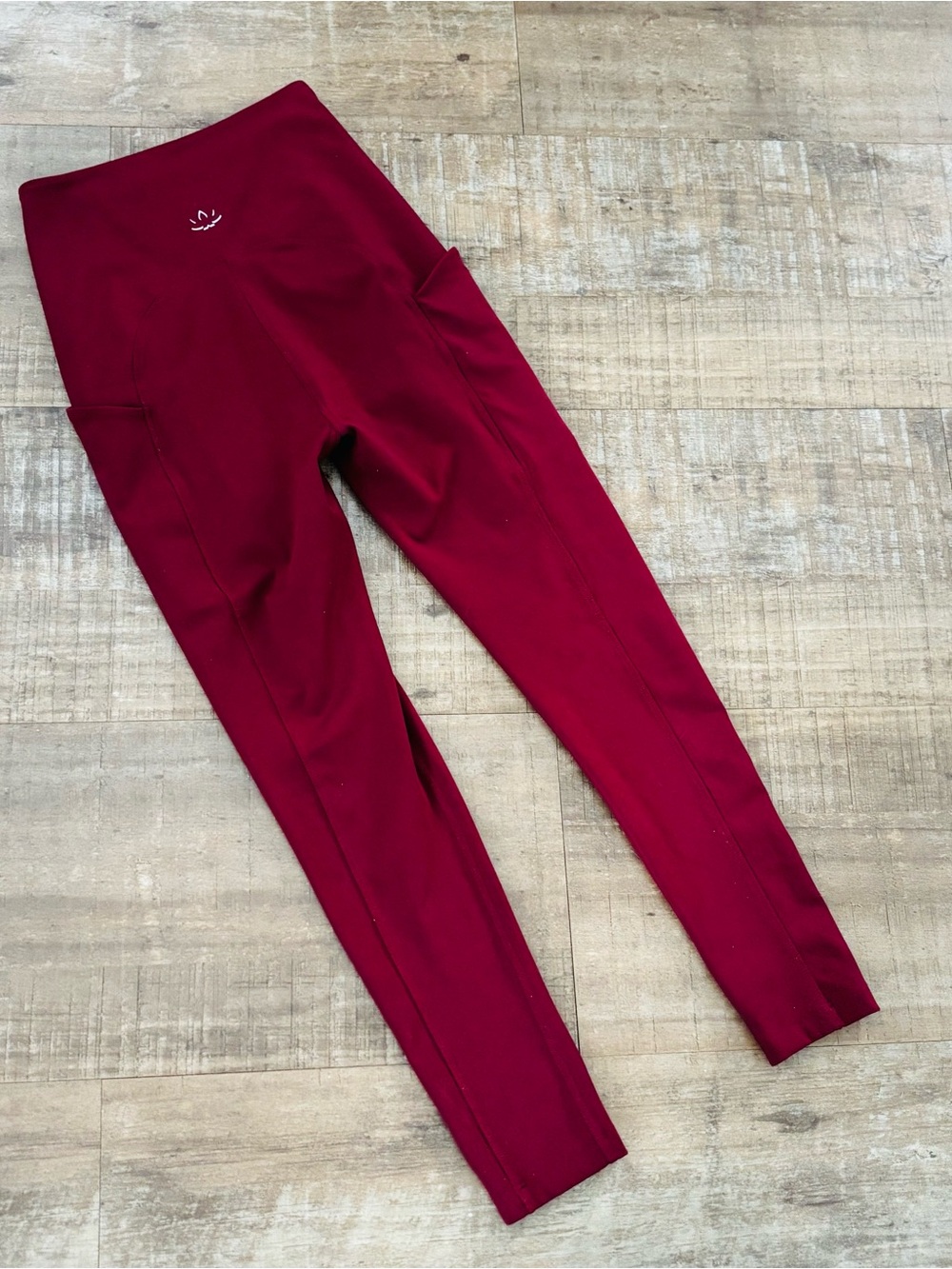 Beyond Yoga Be Free Pocket Legging size Small red burgundy - Picture 2 of 4
